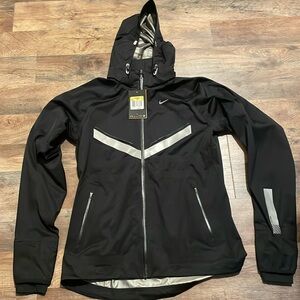 NWT Storm-Fit5 Nike Running Reflective Jacket.  Wind & rain preventative…